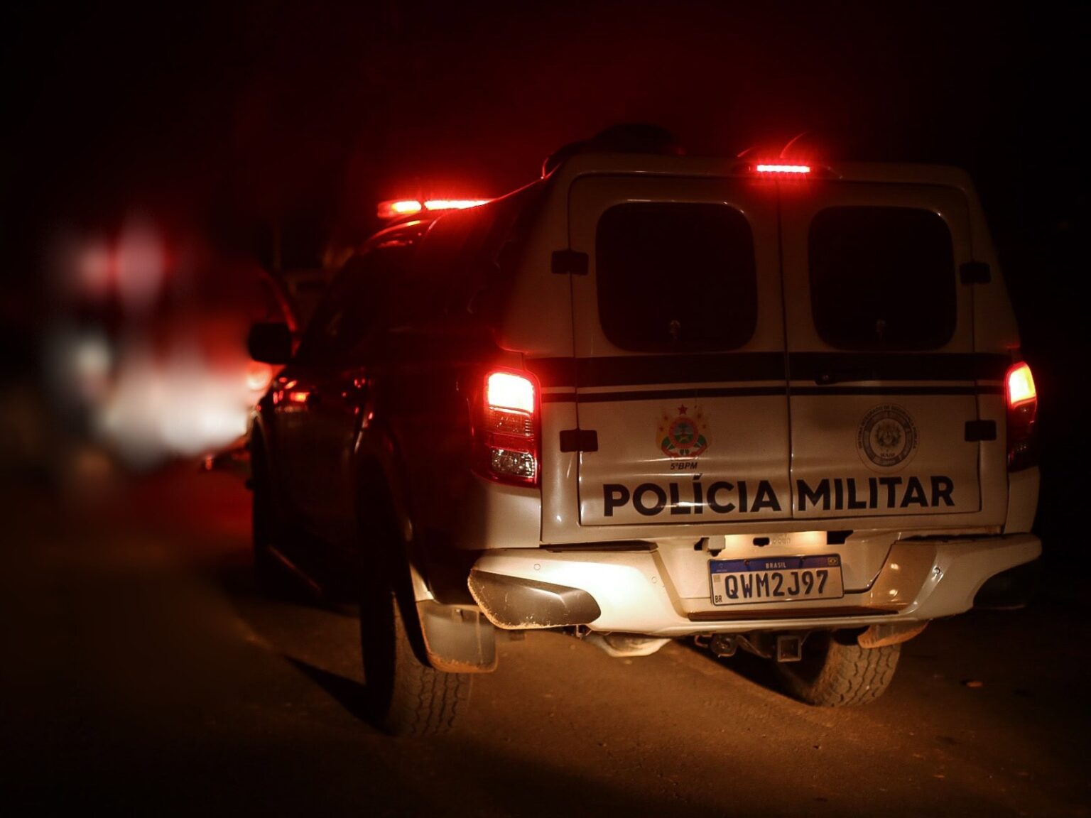 Dois Suspeitos Mortos em Ação Policial Após Roubo no Acre