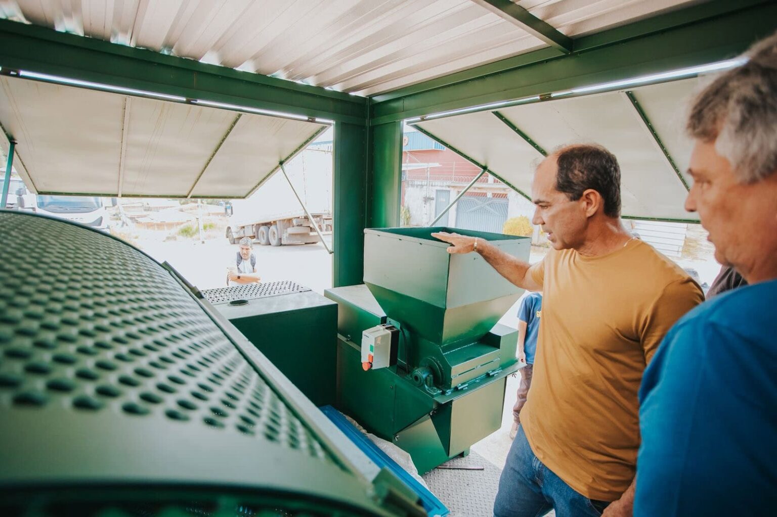 Inovação em Cruzeiro do Sul: Casa de Farinha Móvel Moderniza Produção Rural