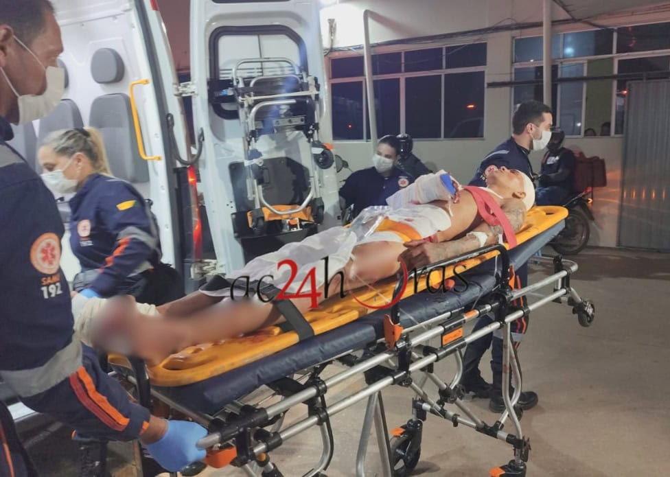 Jovem é Ferido com Terçado Durante Discussão em Campo de Futebol em Rio Branco Jovem é Ferido com Terçado Durante Discussão em Campo de Futebol em Rio Branco