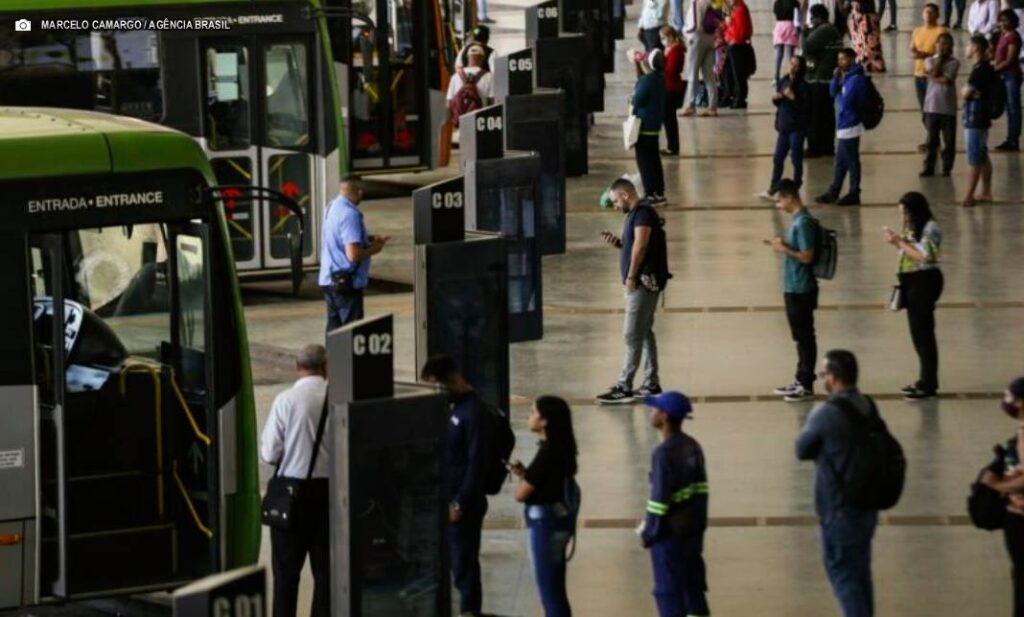 Melhorias no Transporte Público do DF: Novas Linhas e Aumento de Viagens Melhorias no Transporte Público do DF: Novas Linhas e Aumento de Viagens