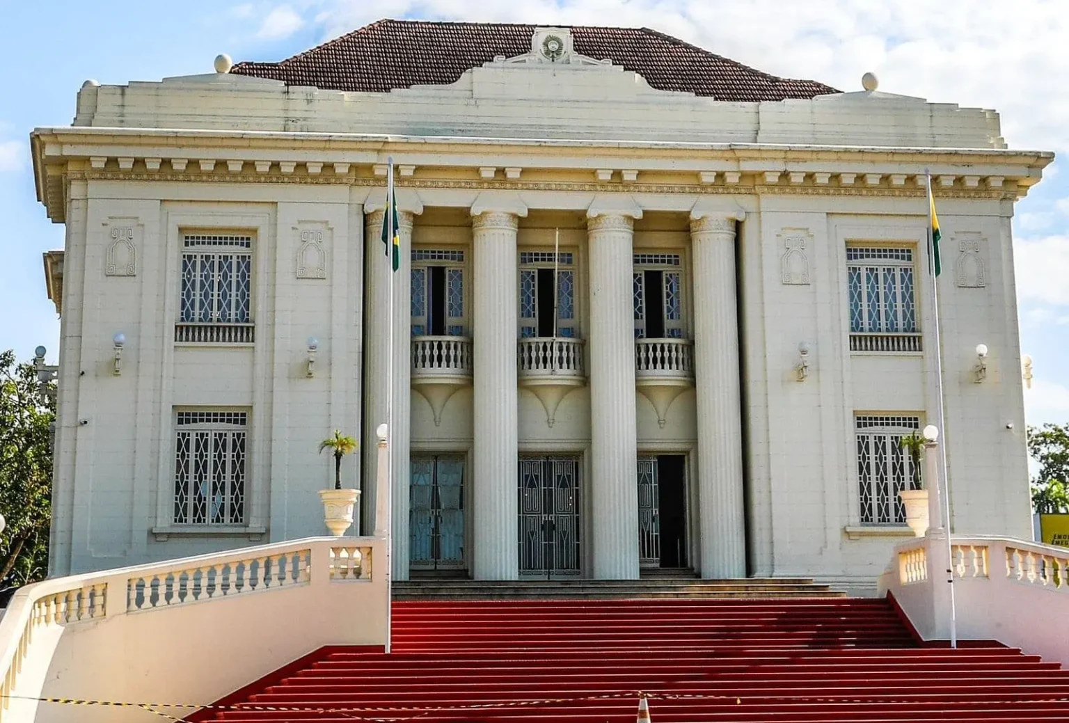 Mudanças na Estrutura do Governo do Acre: Exonerações e Nomeações em Ano Eleitoral