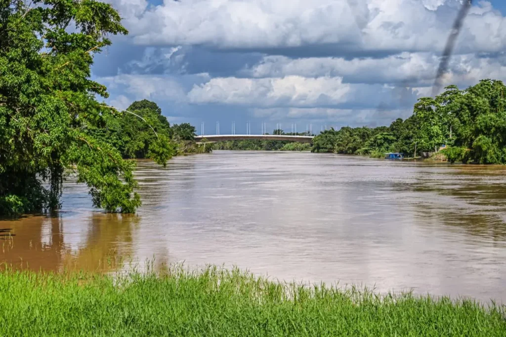 Nível do Rio Acre Cai para 10,04 Metros, Abaixo da Cota de Alerta em Rio Branco Nível do Rio Acre Cai para 10,04 Metros, Abaixo da Cota de Alerta em Rio Branco