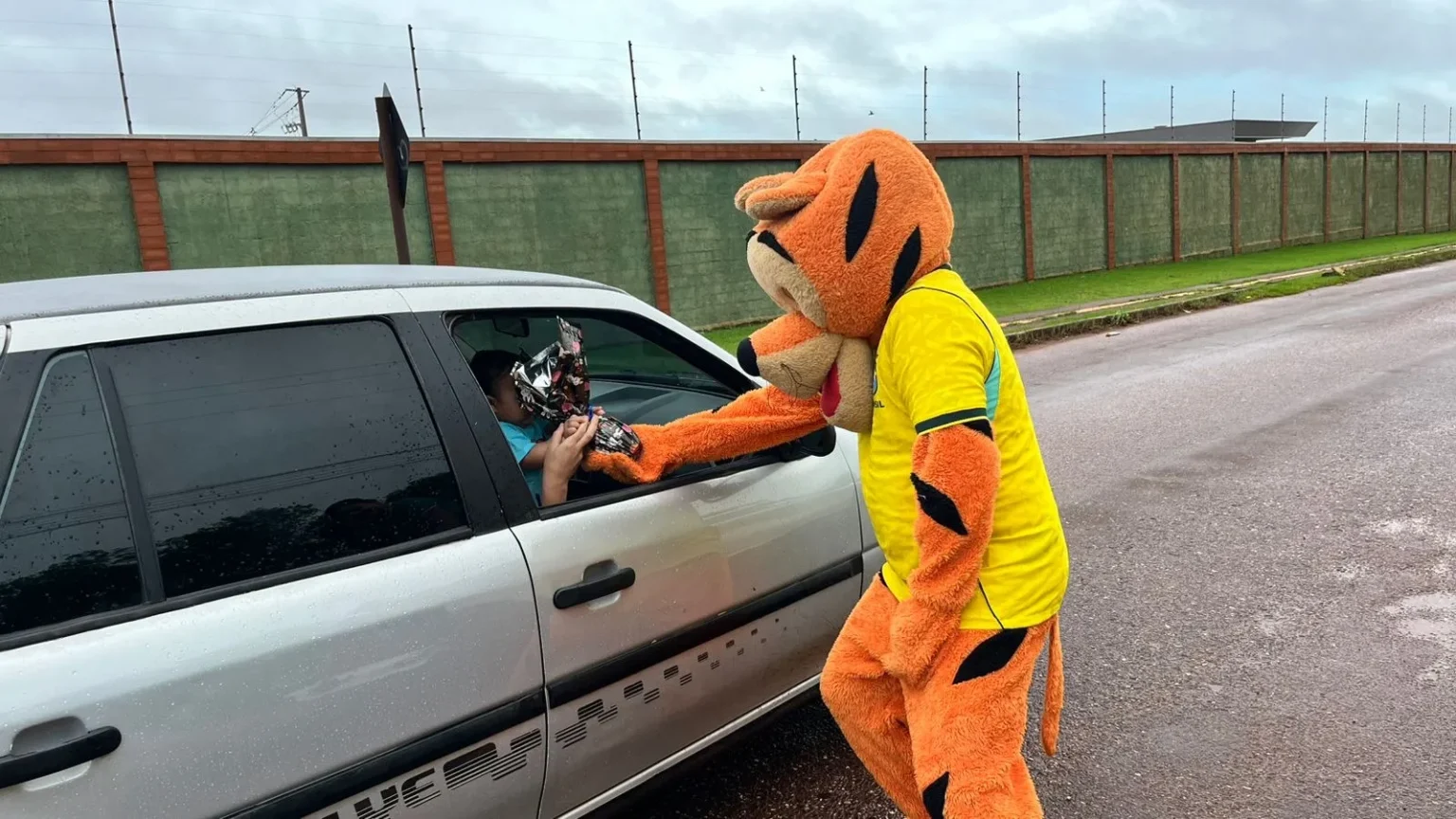 Páscoa Solidária: Rolim de Moura Esporte Clube Realiza Entrega de Cestas e Ovos de Chocolate para Cr