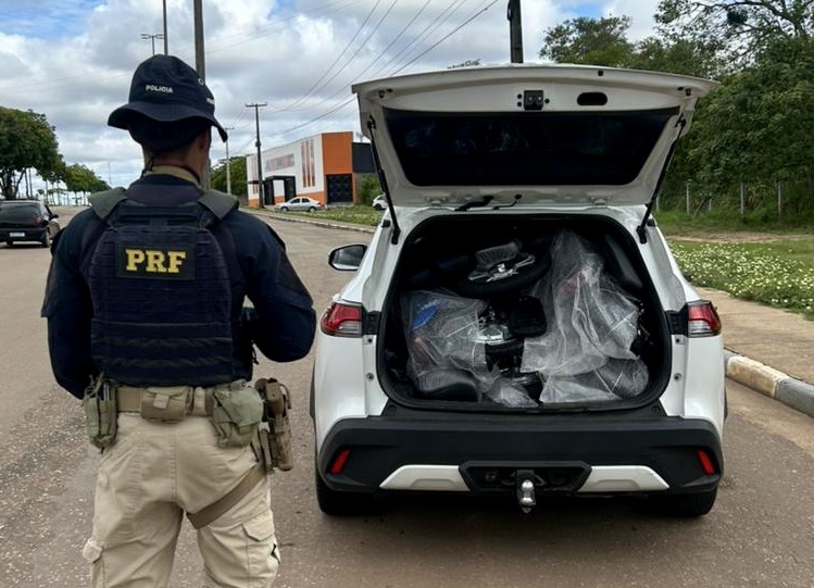 PRF em Roraima Apreende 35 iPhones e 7 Ciclomotores em Operação de Combate ao Descaminho PRF em Roraima Apreende 35 iPhones e 7 Ciclomotores em Operação de Combate ao Descaminho