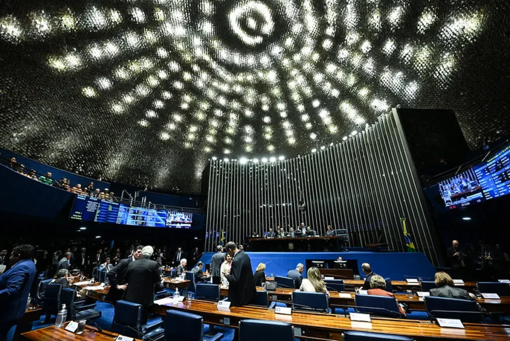 Renúncias de Governadores: 11 Disputam Novos Cargos na Política Brasileira Renúncias de Governadores: 11 Disputam Novos Cargos na Política Brasileira