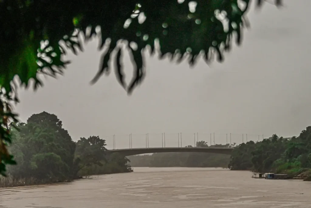 Rio Acre Apresenta Nível de 10,38 Metros e Reduz Alerta em Rio Branco
