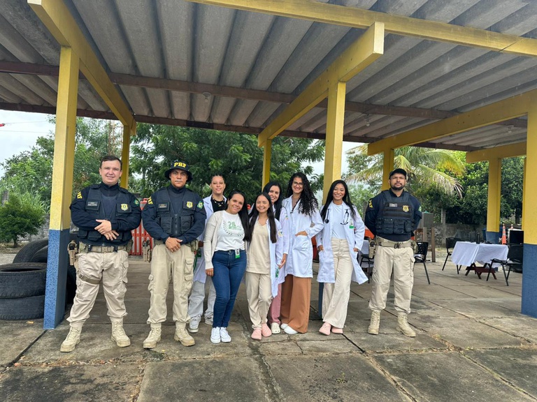 Saúde e Segurança: PRF Realiza Comando para Motoristas em Senhor do Bonfim Saúde e Segurança: PRF Realiza Comando para Motoristas em Senhor do Bonfim