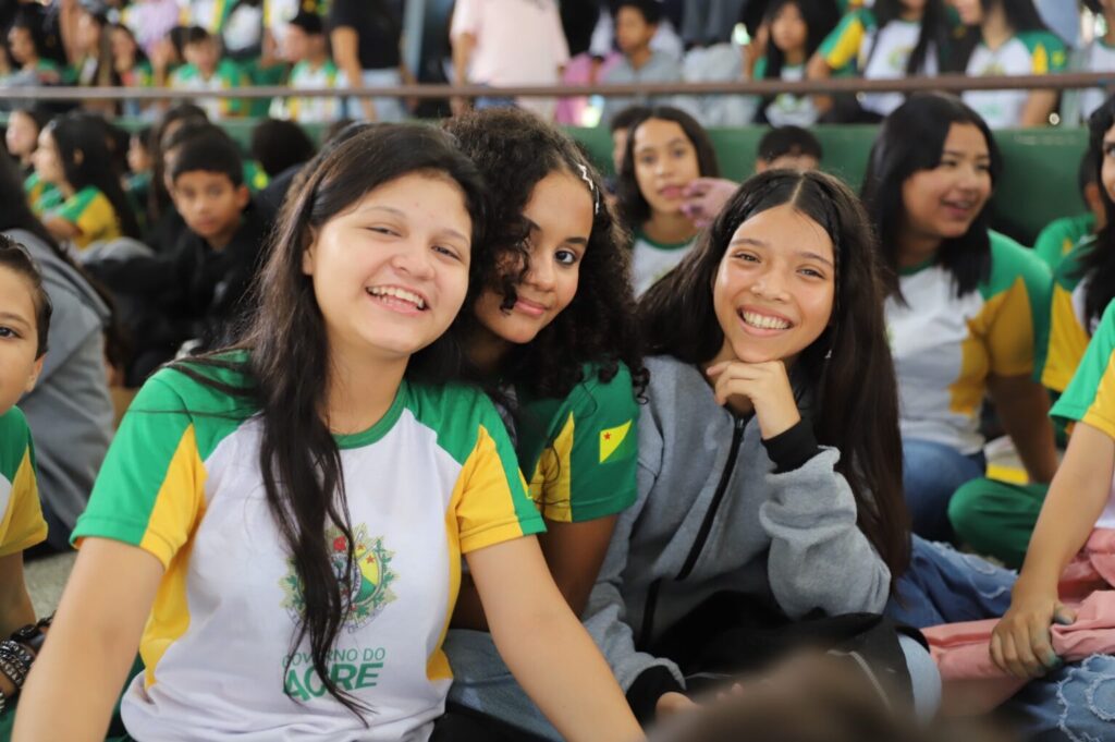 Semana Nacional de Convivência Escolar no Acre: Cultivando a Paz e o Respeito Semana Nacional de Convivência Escolar no Acre: Cultivando a Paz e o Respeito
