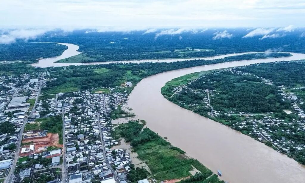 Situação de Emergência em Seis Cidades do Acre: Reconhecimento da Defesa Civil Situação de Emergência em Seis Cidades do Acre: Reconhecimento da Defesa Civil