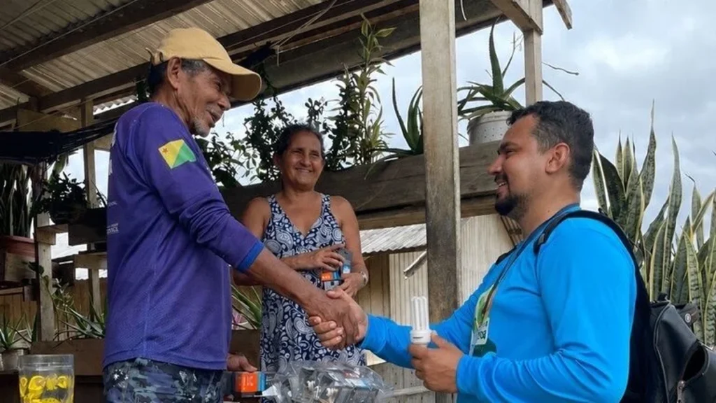 Marechal Thaumaturgo economiza energia com troca de equipamentos elétricos em maio