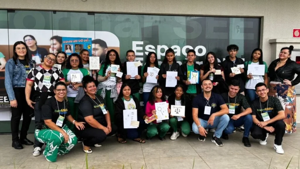 Formação em Rio Branco fortalece protagonismo juvenil nas escolas de tempo parcial