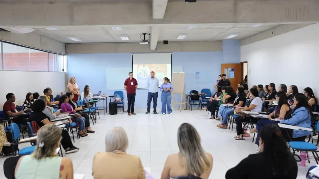 Formação em Rio Branco fortalece prevenção ao uso de drogas e convivência nas escolas estaduais