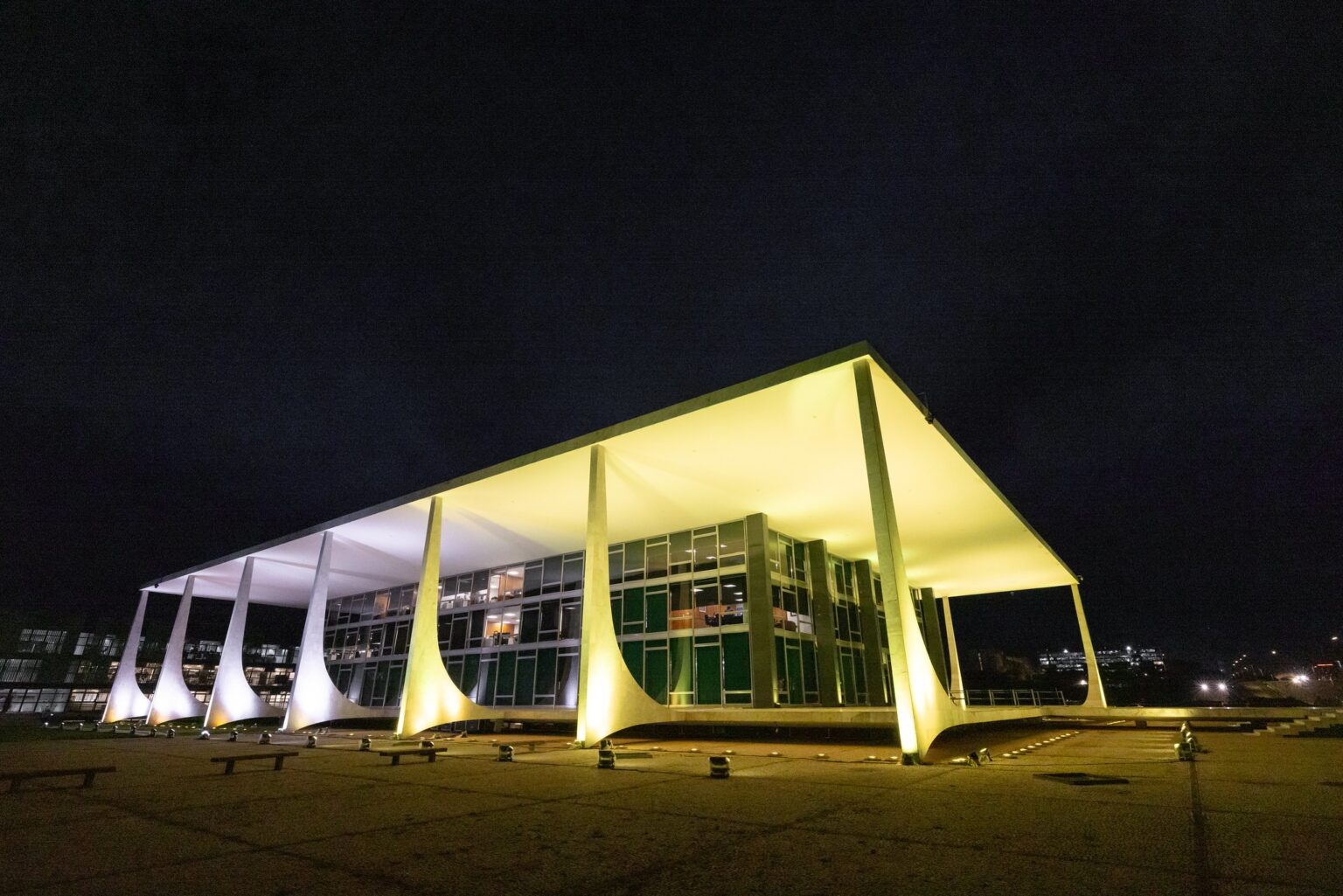 Debate no STF: Conflito entre Leis de Dosimetria e Antifacção Ganha Destaque