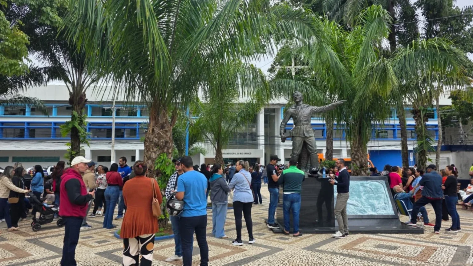 Greve na Educação Municipal de Rio Branco: Professores e Servidores Reivindicam Reajuste Salarial Urgente