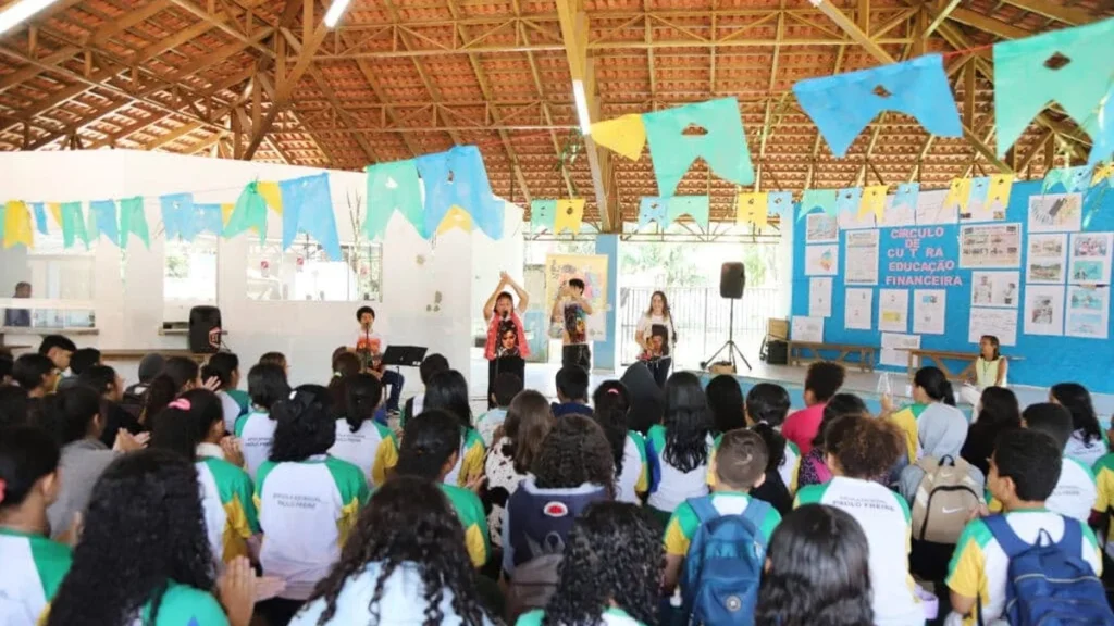 Escola em Rio Branco promove espetáculo sobre cultura afro-brasileira e combate ao racismo