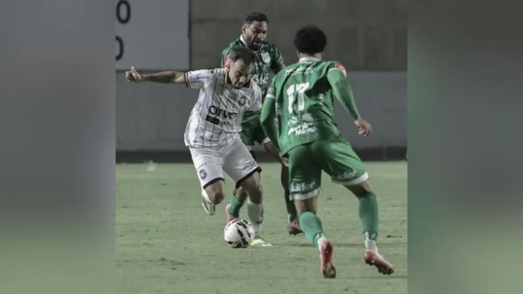 Rio Branco se complica na Série D após derrota para Uberlândia